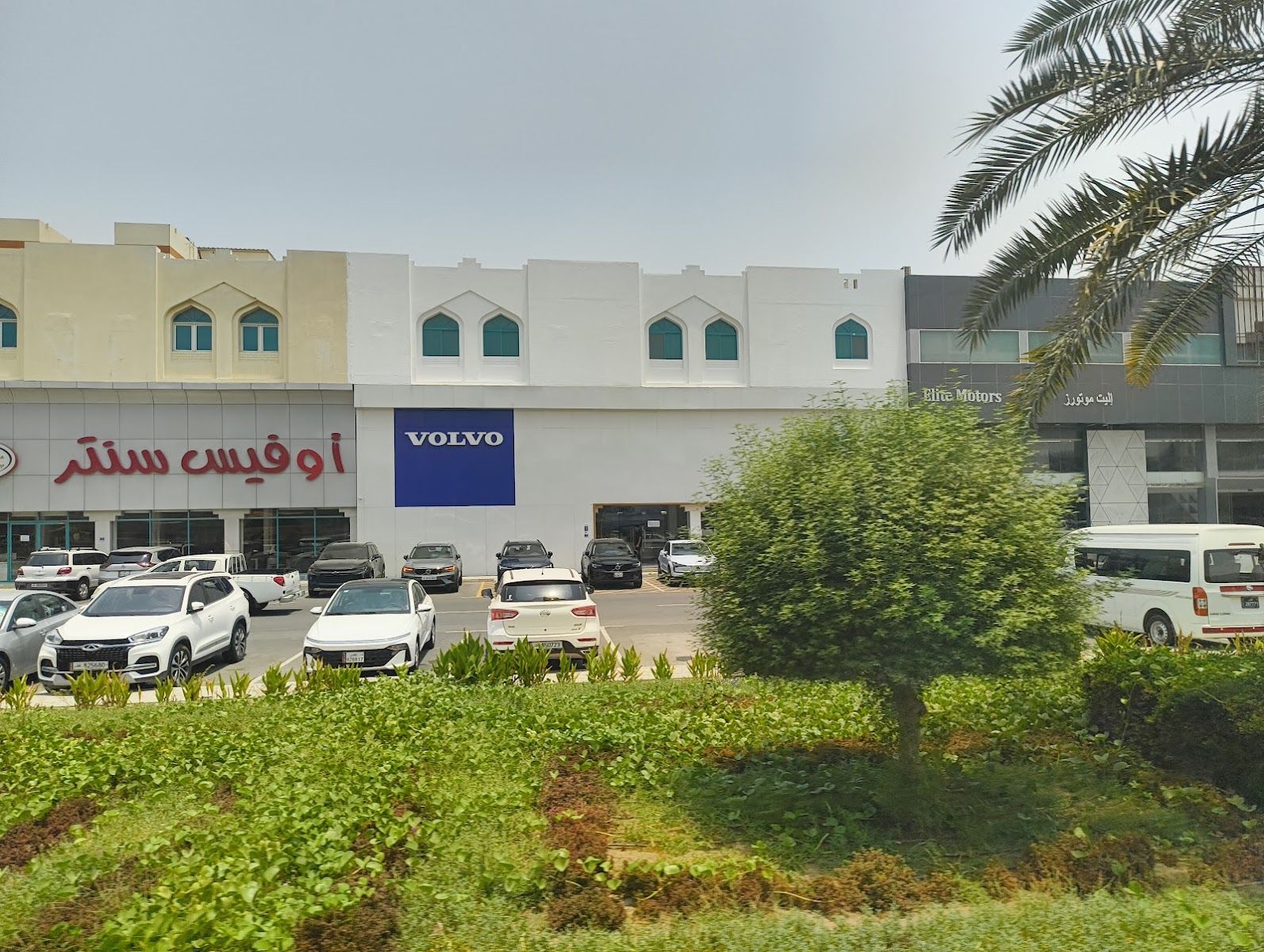 صالة عرض فولفو — دوماسكو في الدوحة